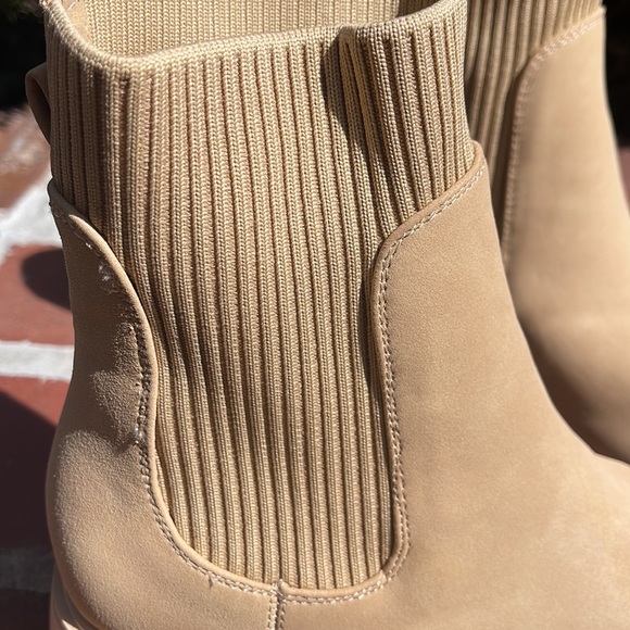*NWT* Amazon Chelsea Chunky Block Heel Ankle Platform Booties / 7.5 / Tan - Picture 8 of 16